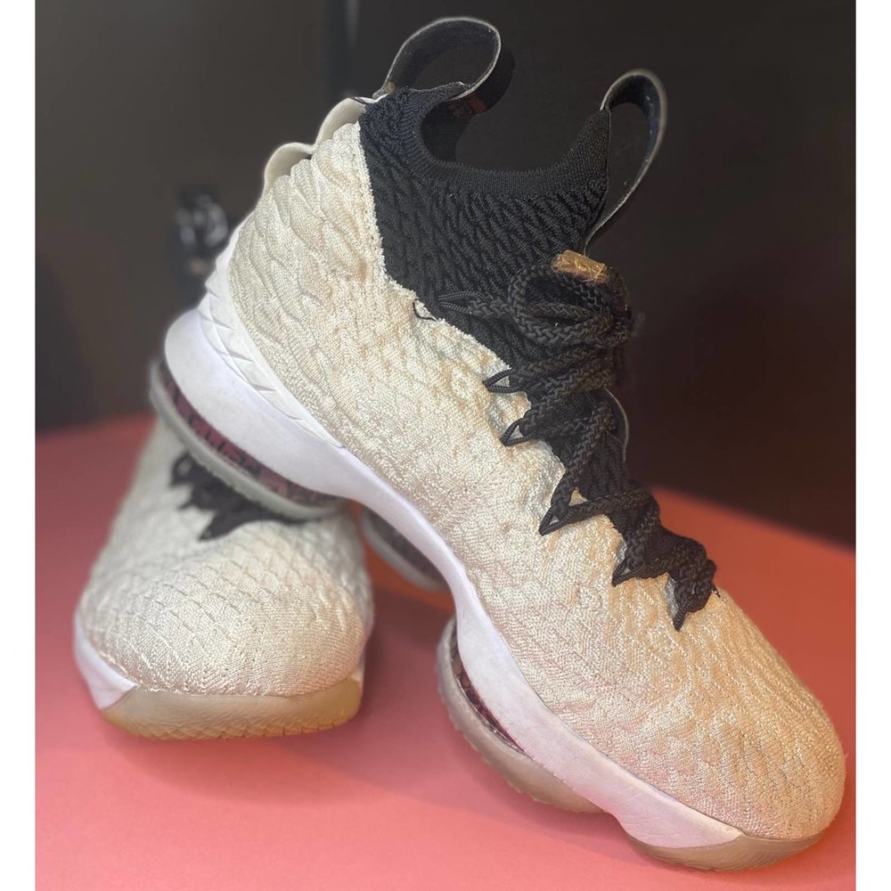 Nike Lebron XV